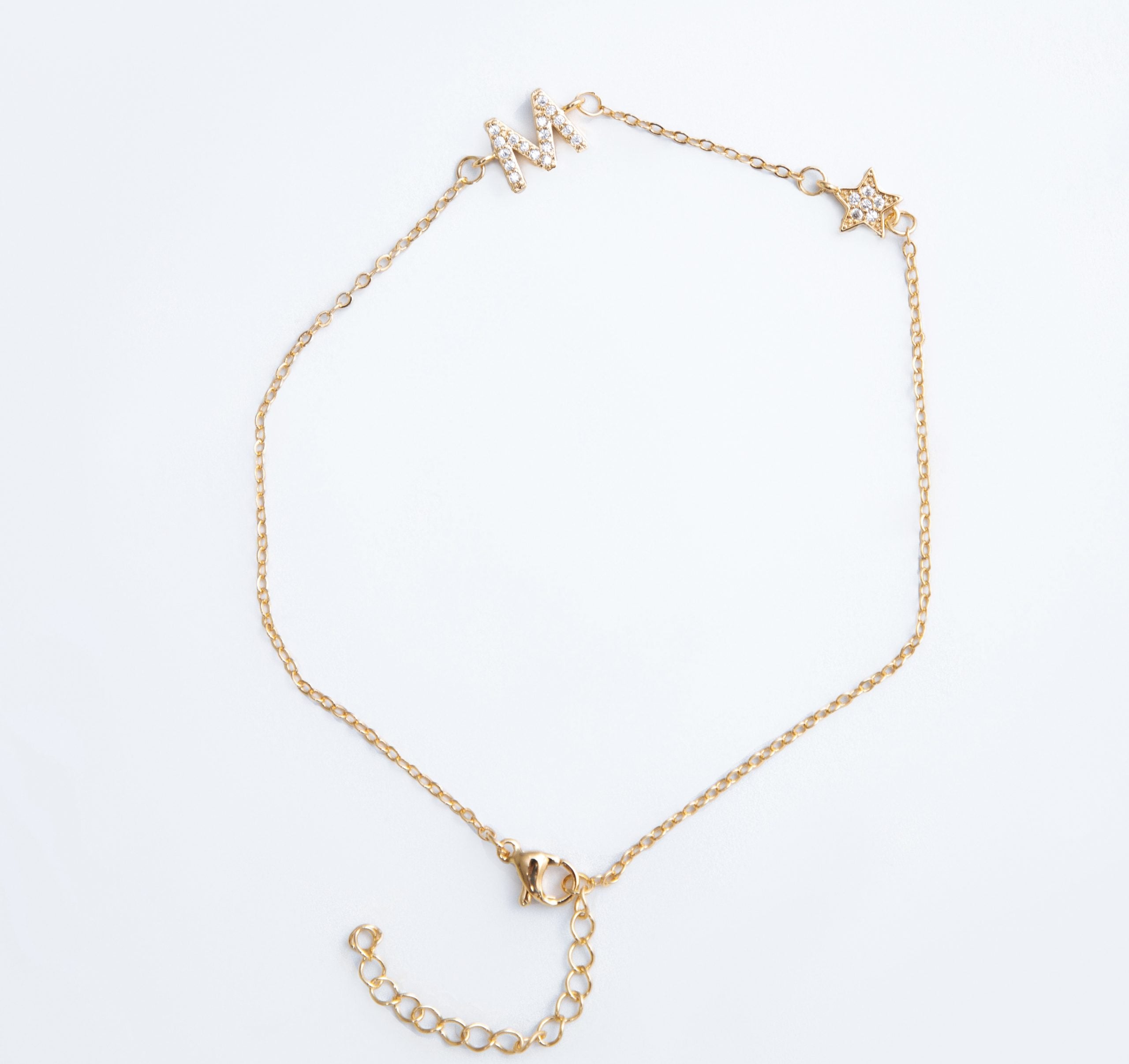 tobillera con inicial M