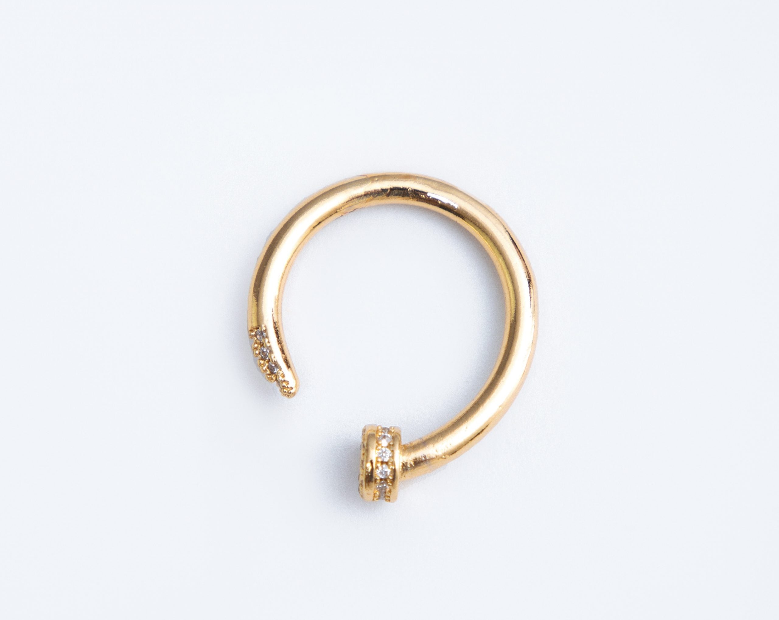 ANILLO CON FORMA DE CLAVO